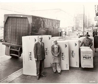 Unloading boxes