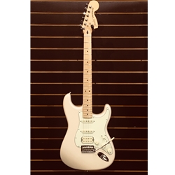 Fender Deluxe Stratocaster® HSS Electric Guitar - Blizzard Pearl