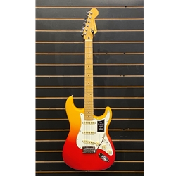 Fender Player Plus Stratocaster®with Deluxe Gig Bag - Tequila Sunrise