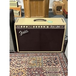 Consigned 1963 Fender Twin-Amp,
w/ Repro Footswitch